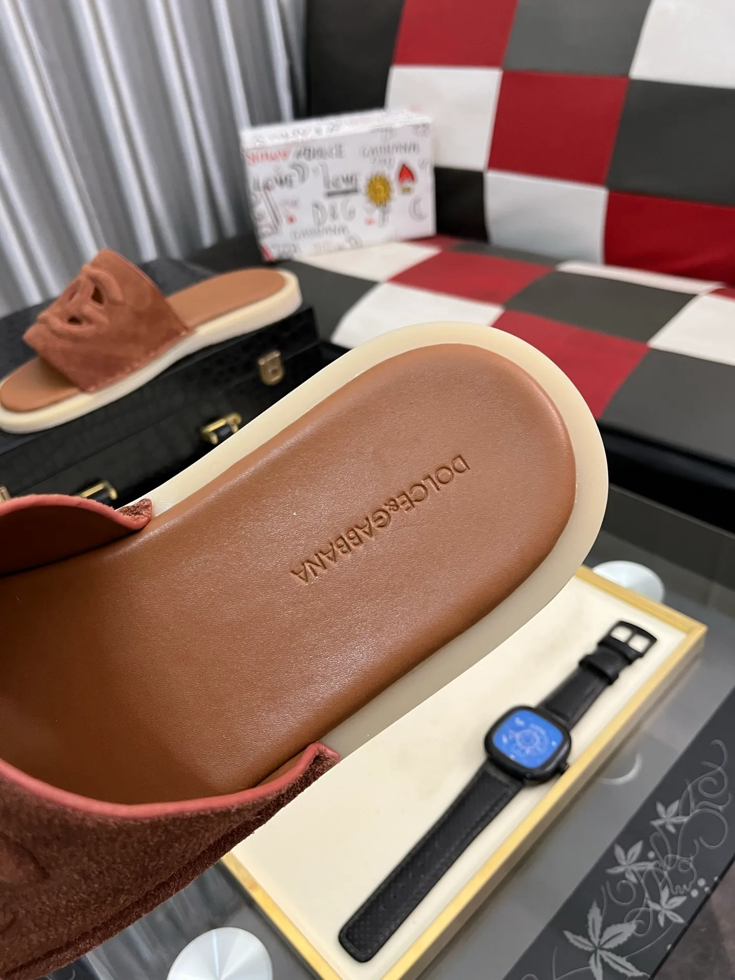 Men's Men's Shoes 💰340⌚️⌚️ (DG) The latest casual slippers are fashionable and versatile, and can add luster to various looks. Create an exquisite design with unique dynamic vitality and modern atmosphere, showing modern elegance. Size: 38-442️⃣Colors available